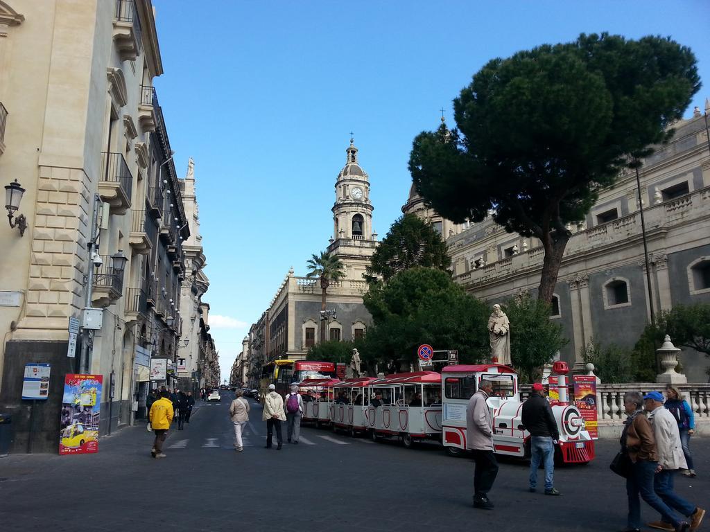 B&B United States Of Europe Catania Exterior photo
