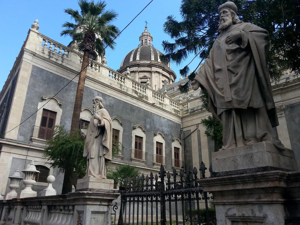 B&B United States Of Europe Catania Exterior photo