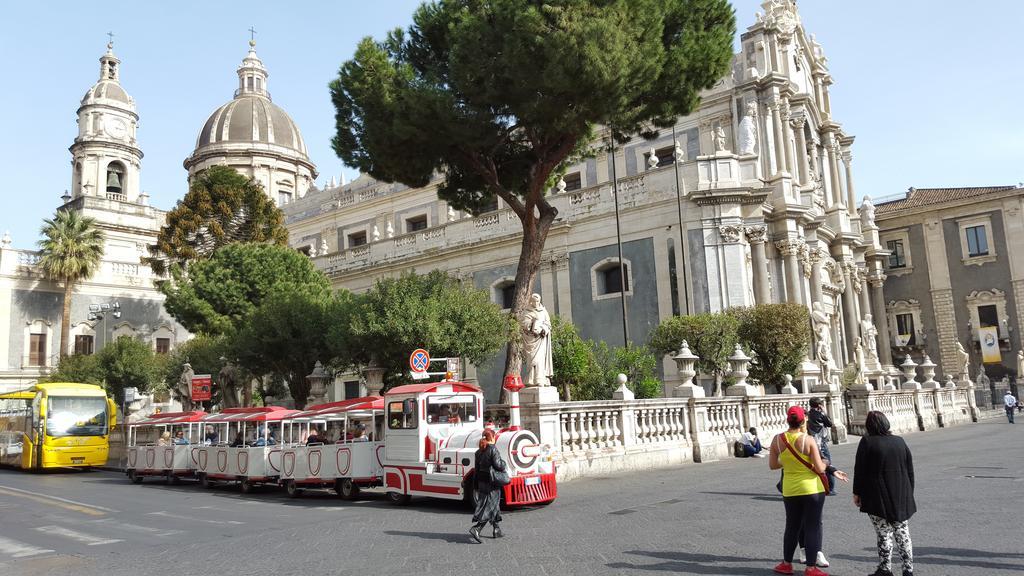 B&B United States Of Europe Catania Exterior photo